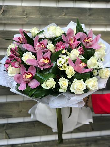 Букет цветов из: Розы и Хризантемы в Солигаличе