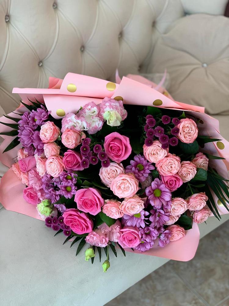 Букет цветов из: Хризантемы, Розы и Лизиантусы в Солигаличе