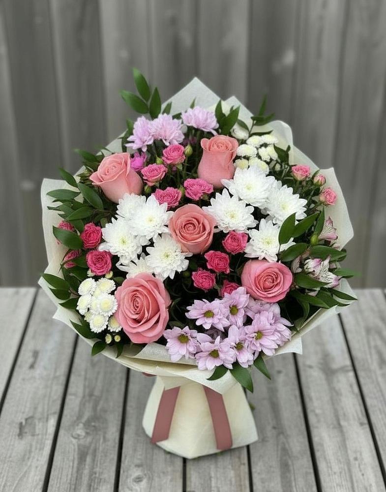 Букет цветов из: Альстромерии, Гвоздики, Розы и Хризантемы в Солигаличе