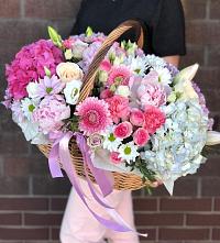 Цветочная композиция из Розы, Хризантемы, Пионы и Лизиантусы в корзине #REPLACE_PRED# Солигаличе