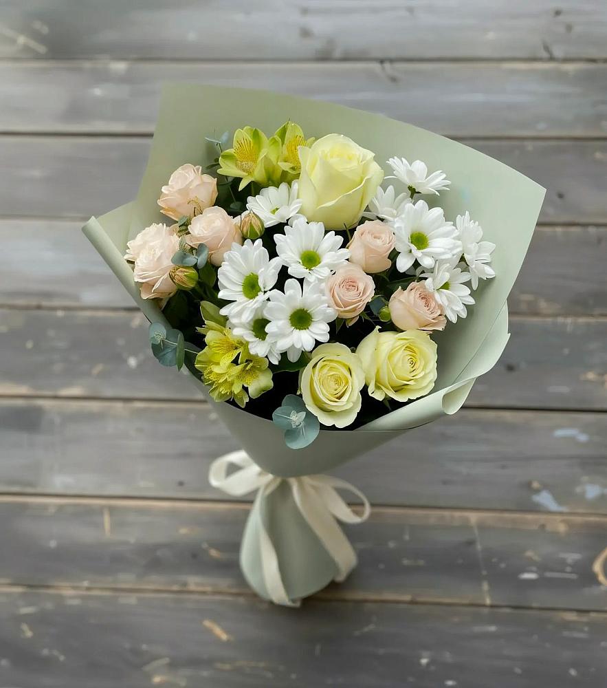 Букет цветов из: Альстромерии, Розы и Хризантемы в Солигаличе