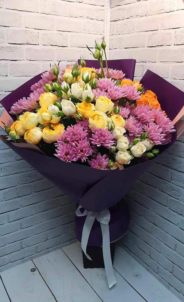 Букет цветов из: Хризантемы и Розы в Солигаличе