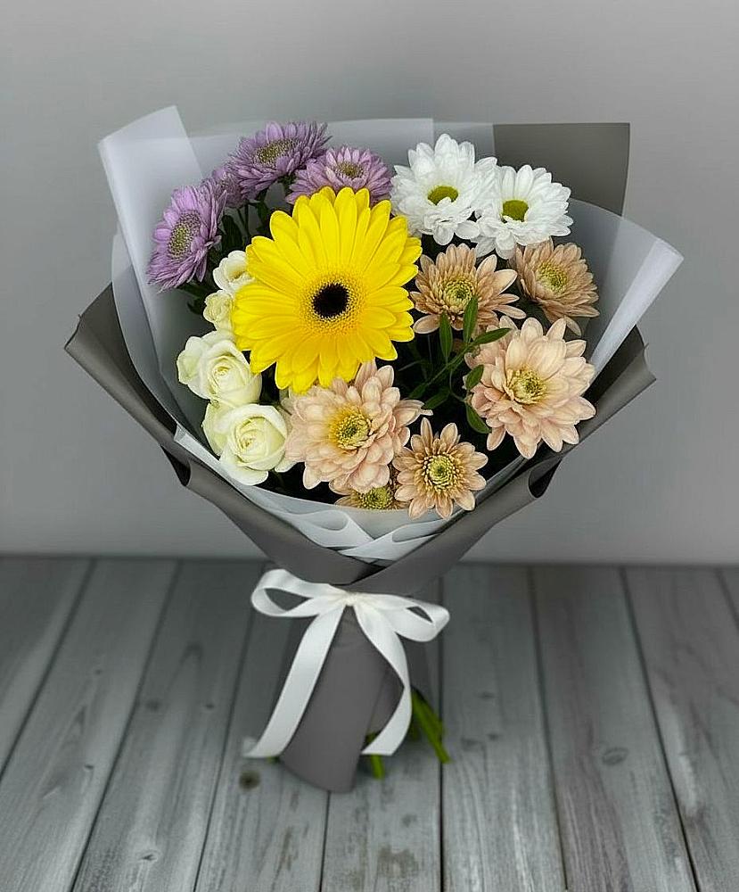Букет цветов из: Розы, Герберы и Хризантемы в Солигаличе