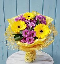Букет цветов из:  Хризантемы и Герберы в Солигаличе