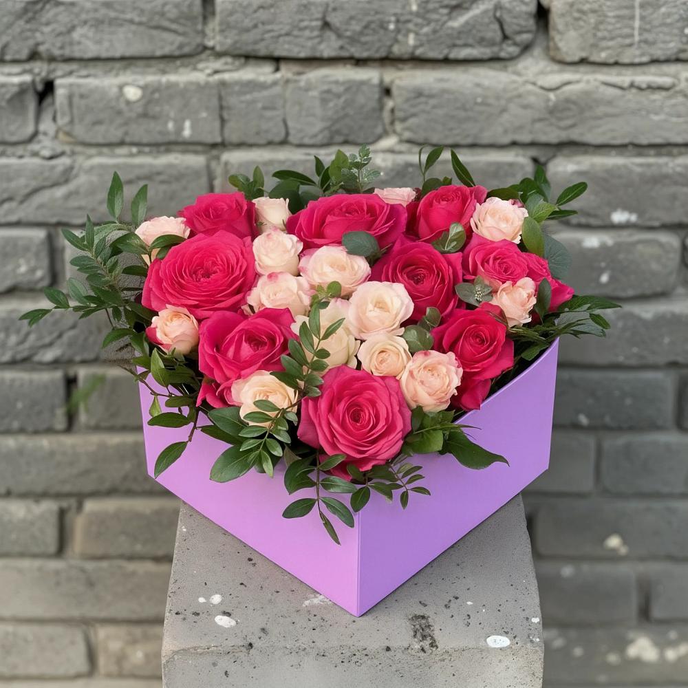 Цветочная композиция из Розы в коробке в Солигаличе