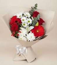 Букет цветов из:  Розы, Хризантемы, Герберы и Лилии в Солигаличе