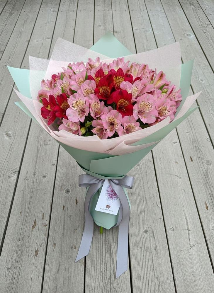 Букет цветов из: Альстромерии в Солигаличе