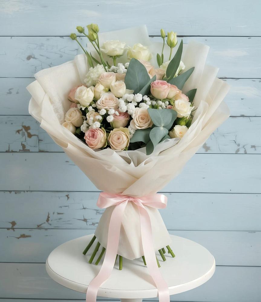 Букет цветов из: Розы и Лизиантусы в Солигаличе