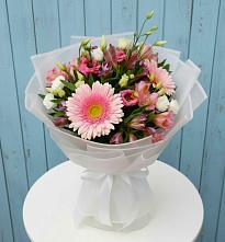 Букет цветов из:  Герберы, Альстромерии и Лизиантусы в Солигаличе