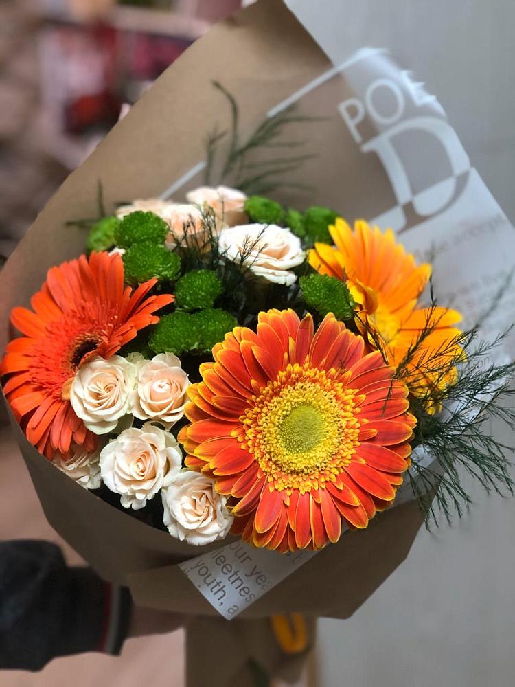Букет цветов из: Герберы, Хризантемы и Розы в Солигаличе