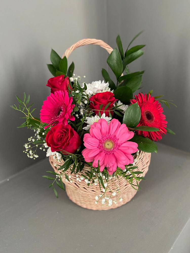 Цветочная композиция из Розы, Хризантемы и Герберы в корзине в Солигаличе