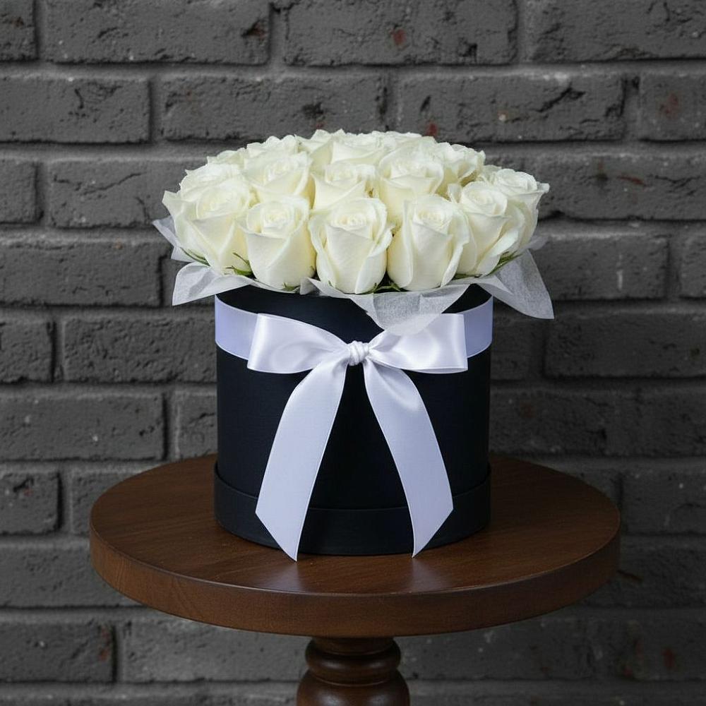 Цветочная композиция из Розы в шляпной коробке в Солигаличе