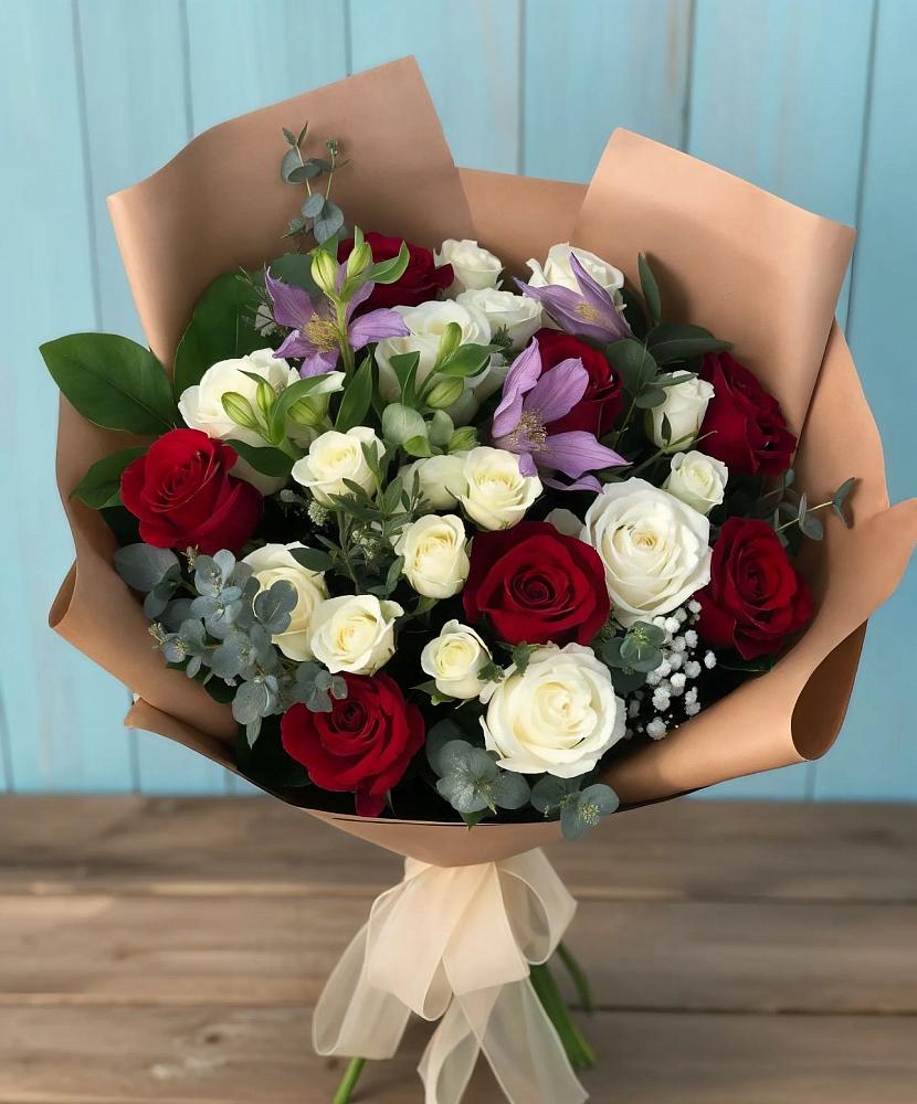 Букет цветов из: Розы и Альстромерии в Солигаличе