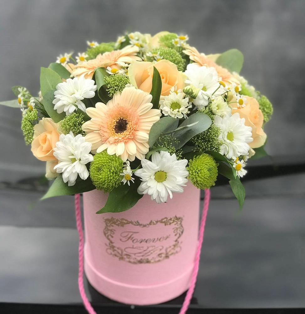 Цветочная композиция из Розы, Герберы и Хризантемы в шляпной коробке в Солигаличе