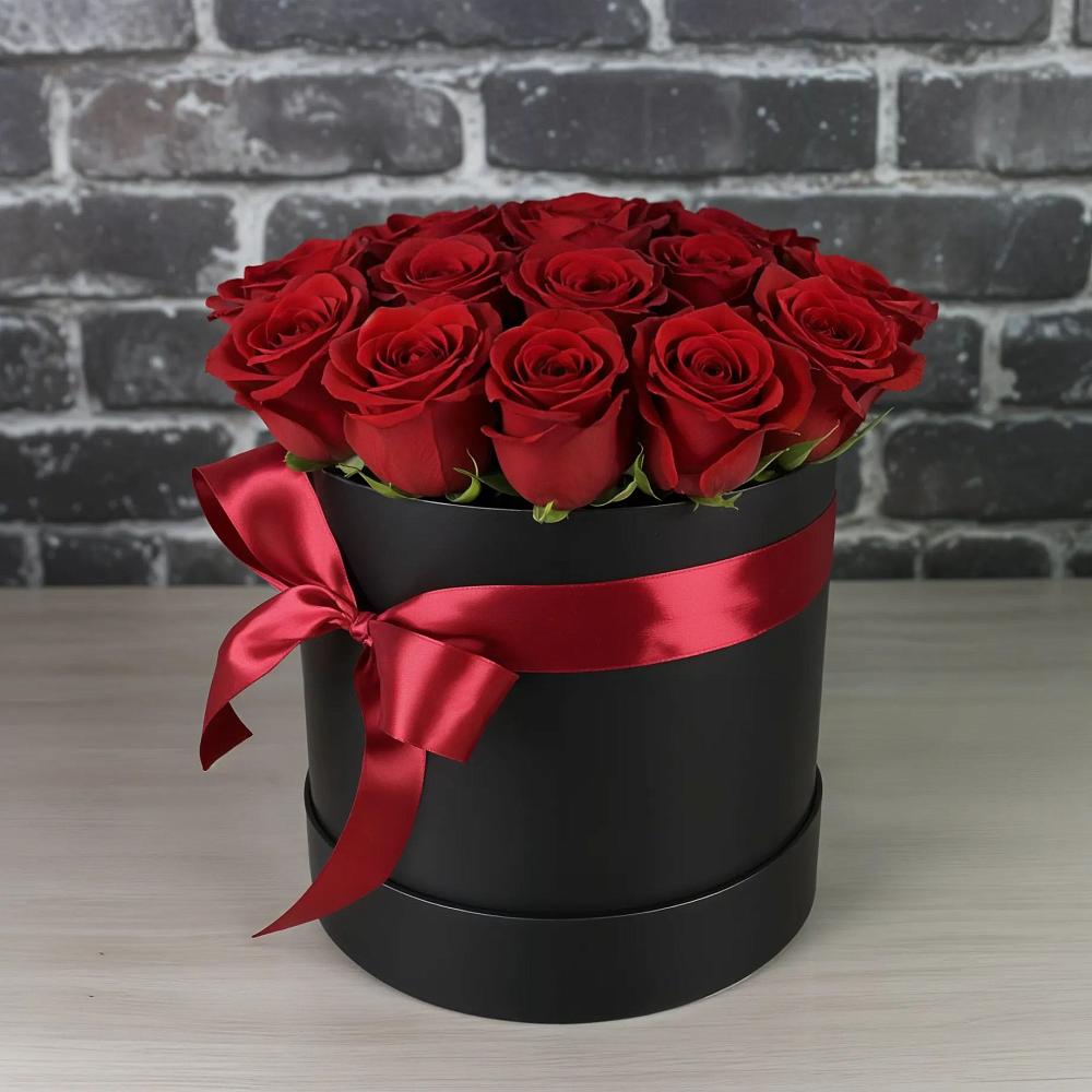 Цветочная композиция из Розы в шляпной коробке в Солигаличе