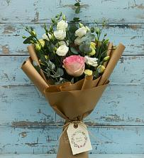 Букет цветов из:  Розы и Лизиантусы в Солигаличе