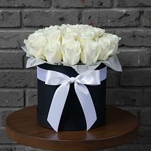 Цветочная композиция из Розы в шляпной коробке в Солигаличе