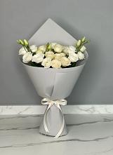 Букет цветов из:  Розы и Лизиантусы в Солигаличе